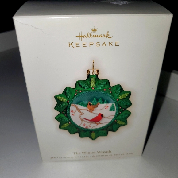 Hallmark 2009 The Winter Wreath Boxed Glass Ornament Cardinal Bird - Picture 1 of 7